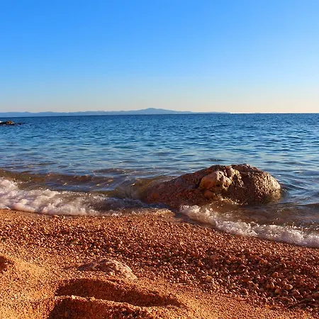Tamaris Sveta Nedelja (Hvar)
