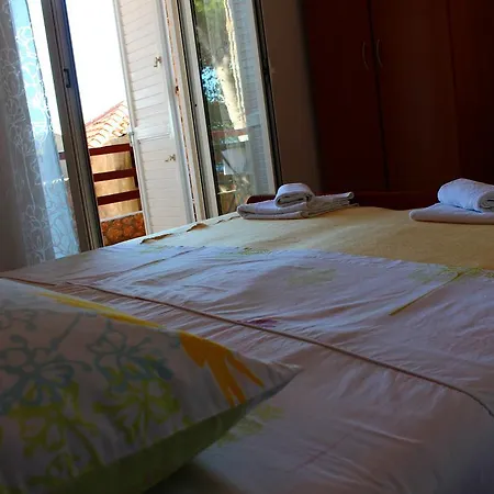 Tamaris 3* Sveta Nedelja (Hvar)