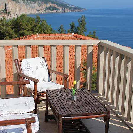 Tamaris Sveta Nedelja (Hvar)